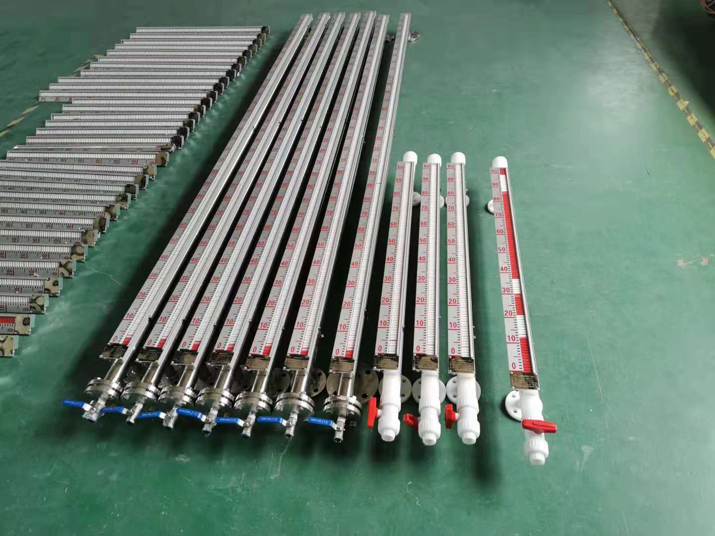 磁翻板液位計翻板自動翻轉的原因